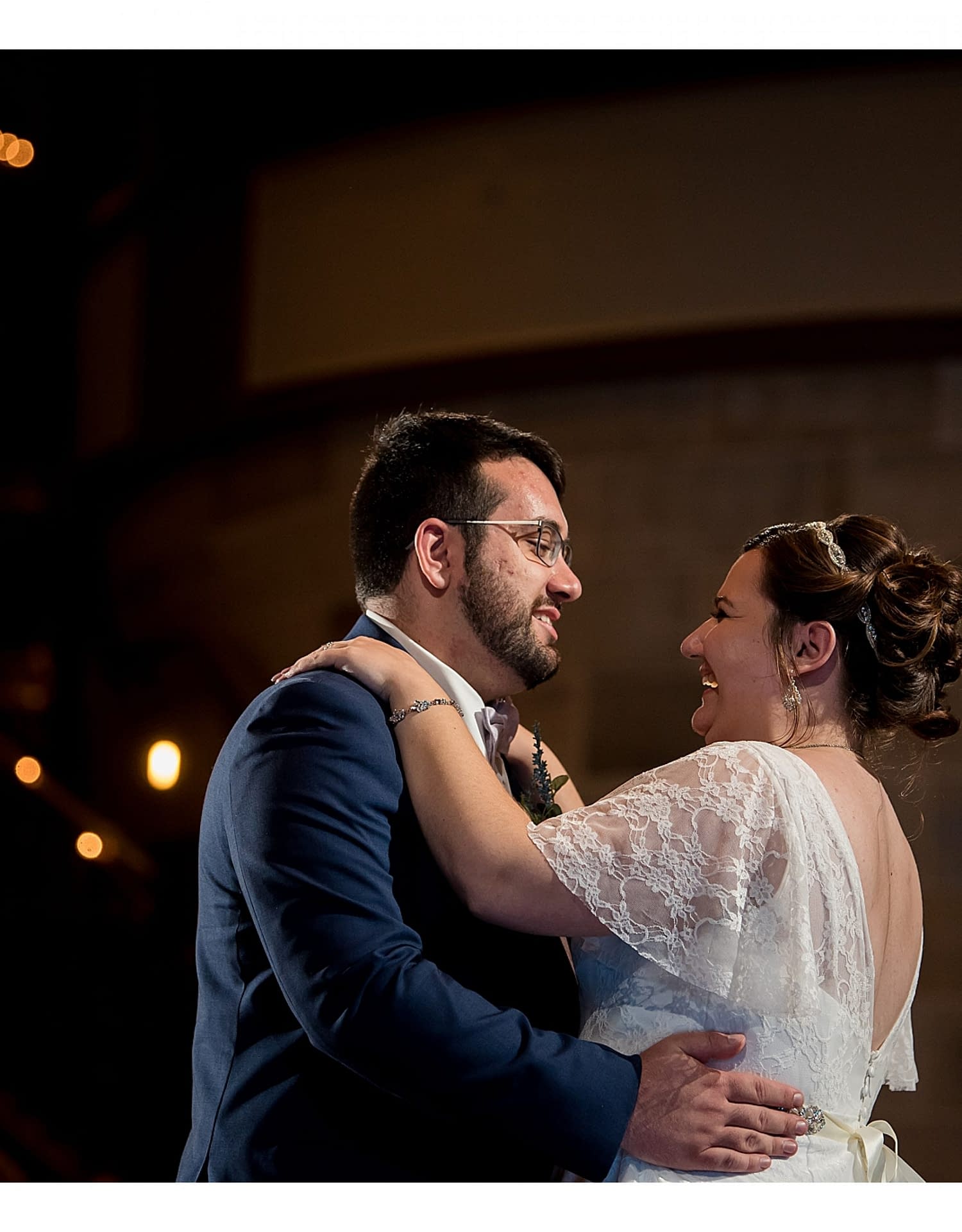 1010-J.BensonPhotography_Wedding_SteveSarah_Society_Room_Hartford_CT