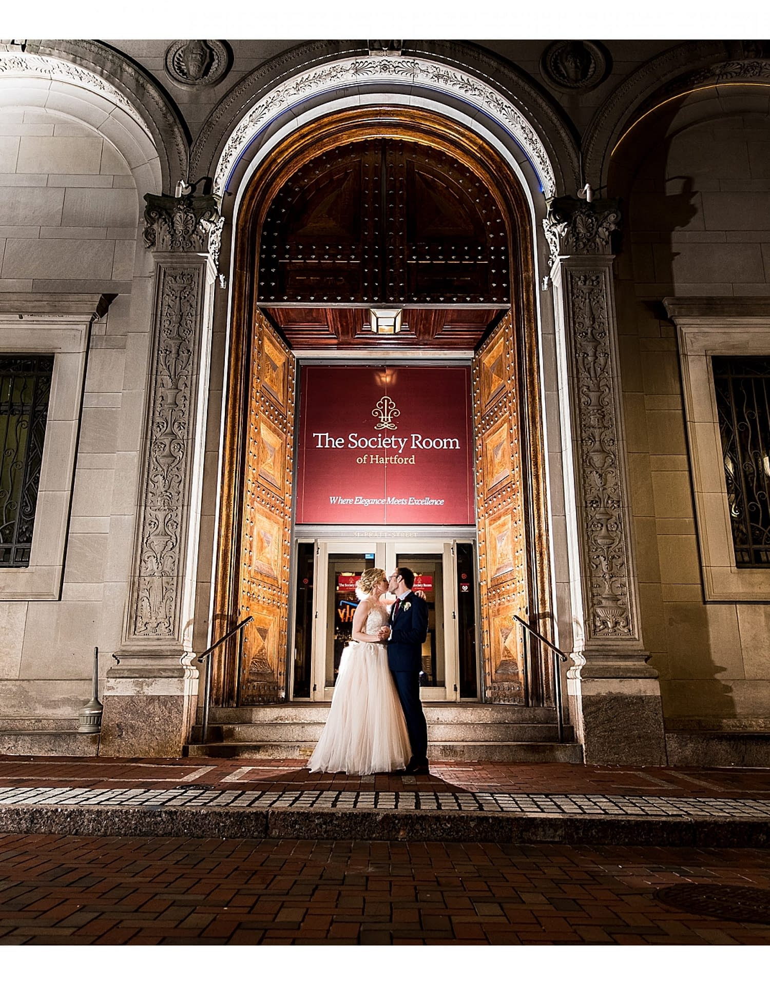 1149-J.BensonPhotography_Wedding_JeffTheresa_Society_Room_Hartford_CT